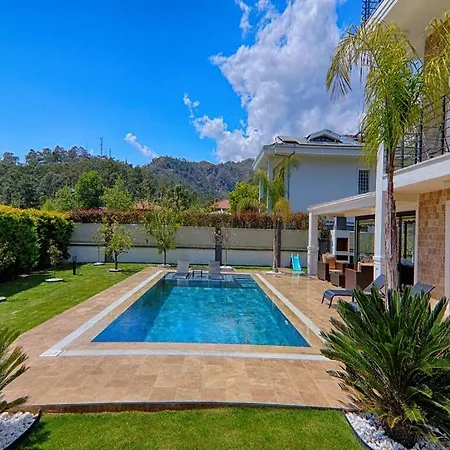 Goecek Merkez De Oezel Havuz Muestakil Lueks Villa *