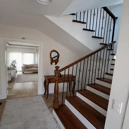 Goecek Merkez De Oezel Havuz Muestakil Lueks فيلة