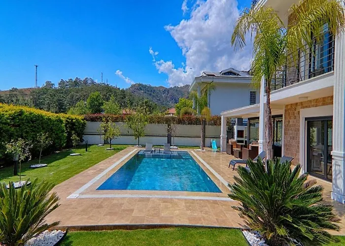 Goecek Merkez De Oezel Havuz Muestakil Lueks Villa *