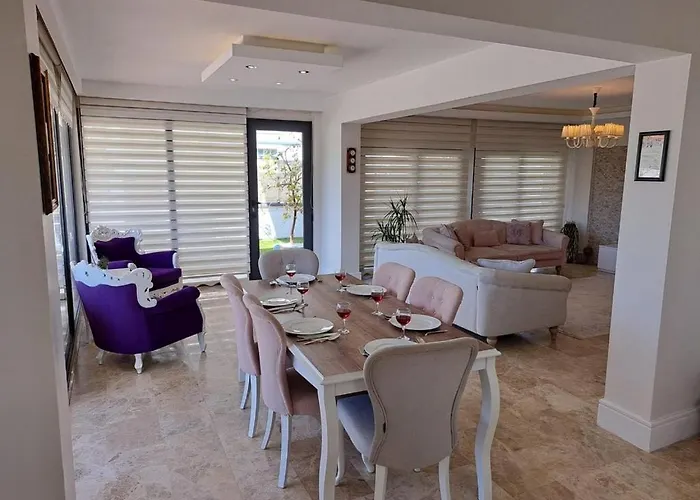 Goecek Merkez De Oezel Havuz Muestakil Lueks *