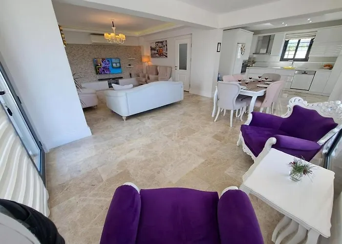 Goecek Merkez De Oezel Havuz Muestakil Lueks Fethiye