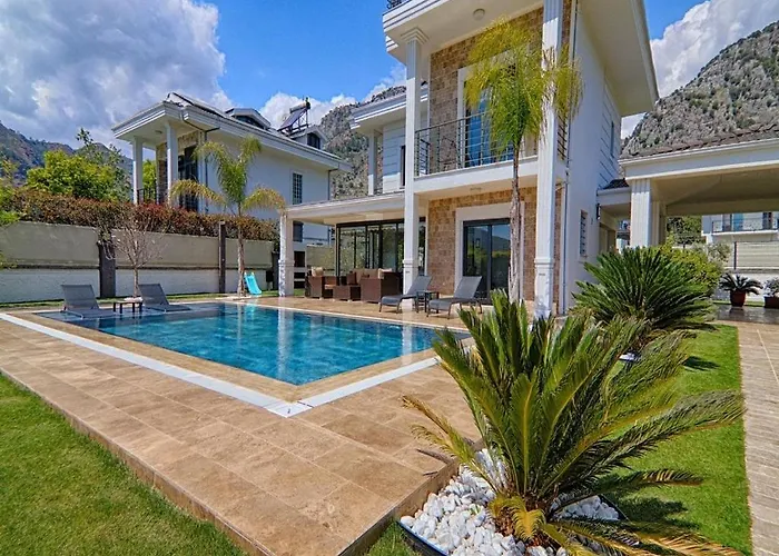 Göcek Merkez De özel Havuz Müstakil Lüks Villa *