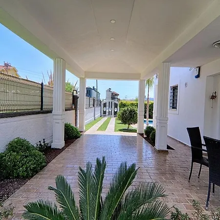 Vila Goecek Merkez De Oezel Havuz Muestakil Lueks Fethiye