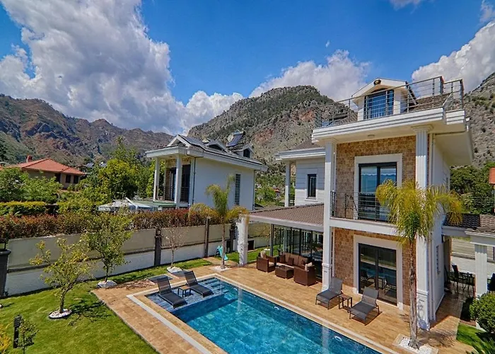 Goecek Merkez De Oezel Havuz Muestakil Lueks