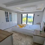 Goecek Merkez De Oezel Havuz Muestakil Lueks * Fethiye