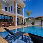 Goecek Merkez De Oezel Havuz Muestakil Lueks Villa